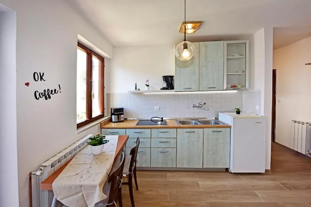 Mak Charming Close To The Sea Funtana Croatia