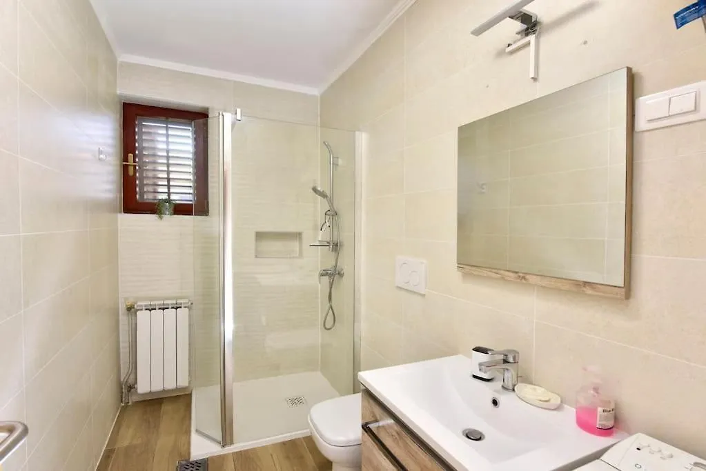 Mak Charming Close To The Sea Funtana Croatia